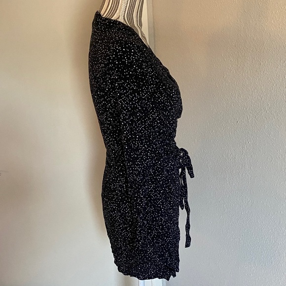 Divided Black Long Sleeve Dress with White Speckles - Picture 4 of 8